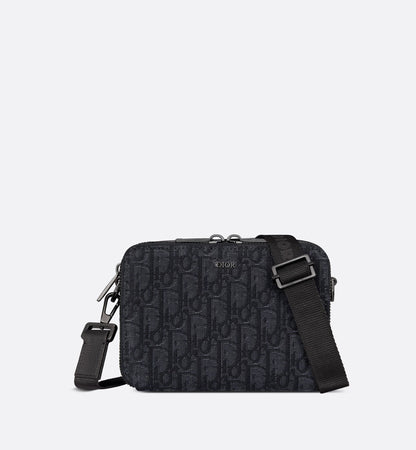 Pouch mit Reißverschluss und Riemen