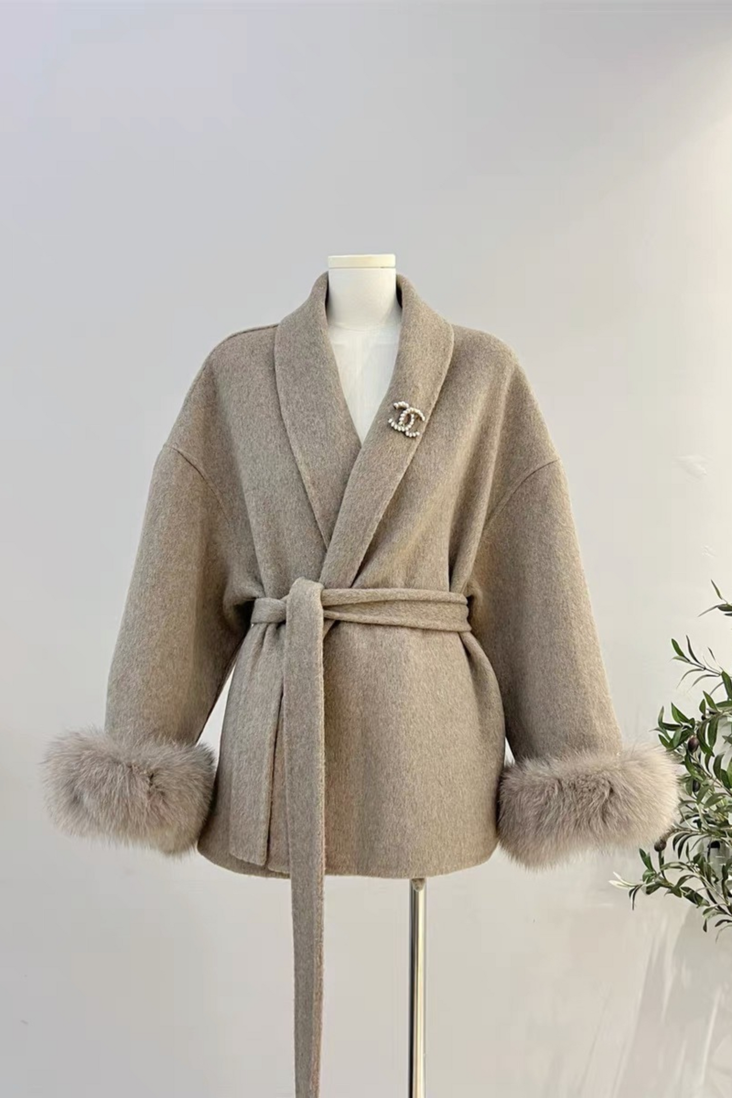 KATE – PREMIUM MANTEL MIT ECHTFELL